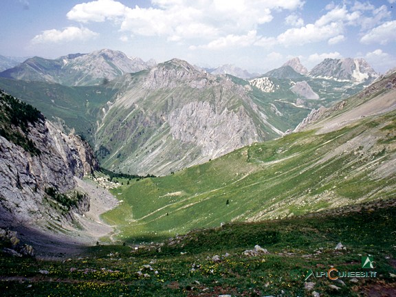 5 - Il Vallone degli Spagnoli e le vette dell'alta Valle Maira dal Colle Moura delle Vinche (2003)
