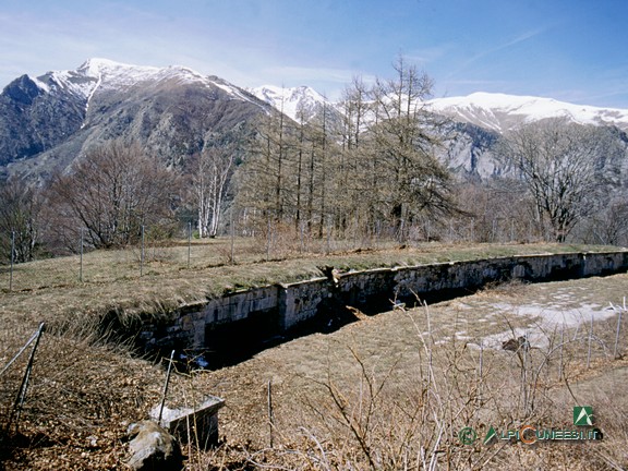 4 - La Batteria del Piroat con le postazioni per i pezzi 'in barbetta' (2004)