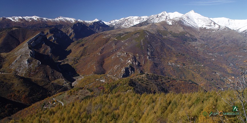 4 - L'Alta Val Tanaro e il Vallone di Carnino dai pressi del Monte della Guardia (2007)