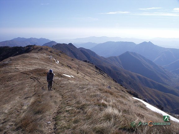 4 - L'ampia dorsale che conduce alla vetta del Monte Galero (2007)