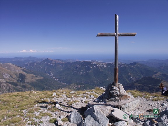 10 - La croce in vetta al Pizzo d'Ormea (2009)