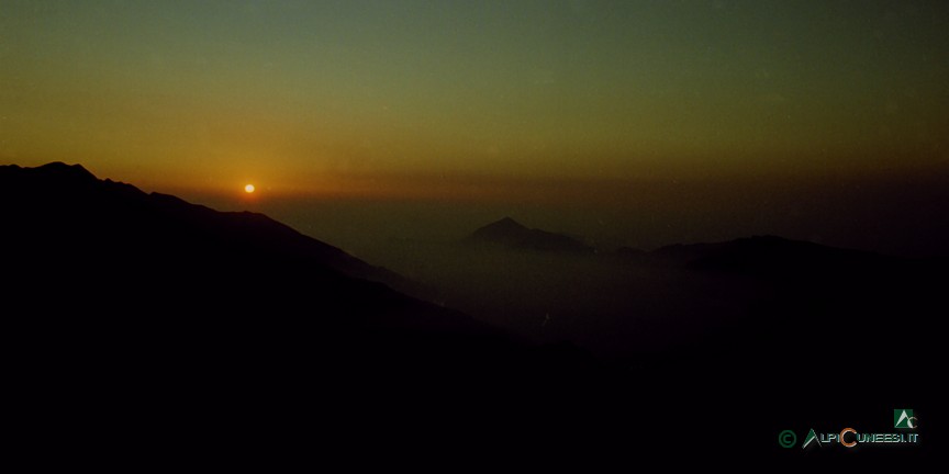1 - L'alba dal Rifugio Valcaira (1991)