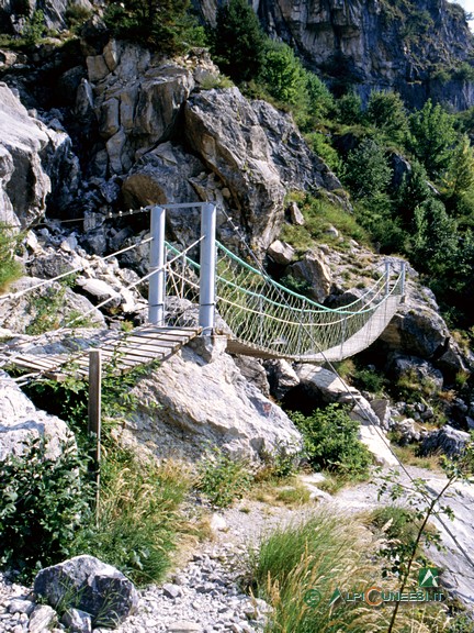 1 - Il ponte sospeso nel Vallone delle Fuse (2003)