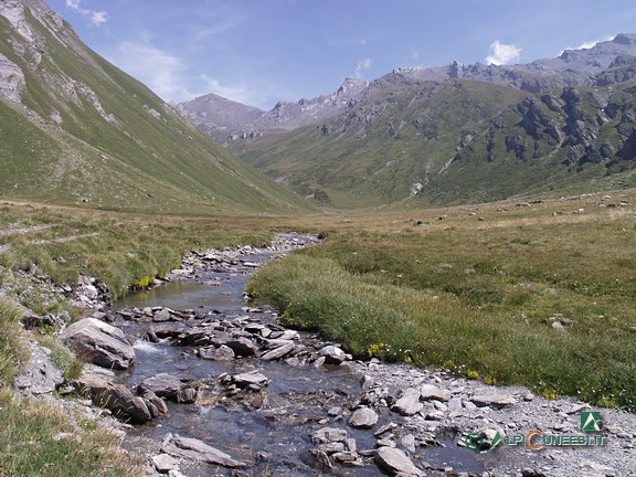 11 - Il Torrente che scende nel Vallone di Soustra, poco a monte delle Grange Bernard (2005)