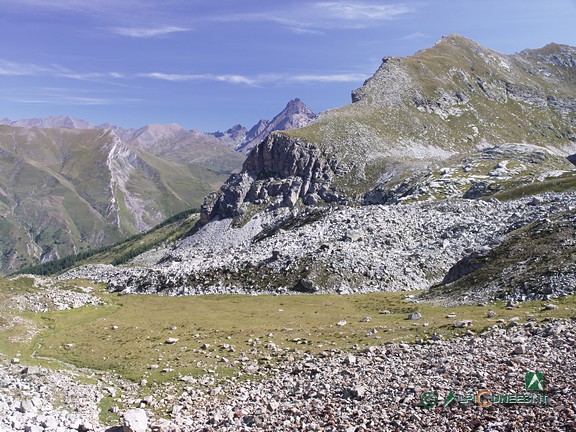 4 - La conca prativa alla testata del Vallone di Camoscera (2005)