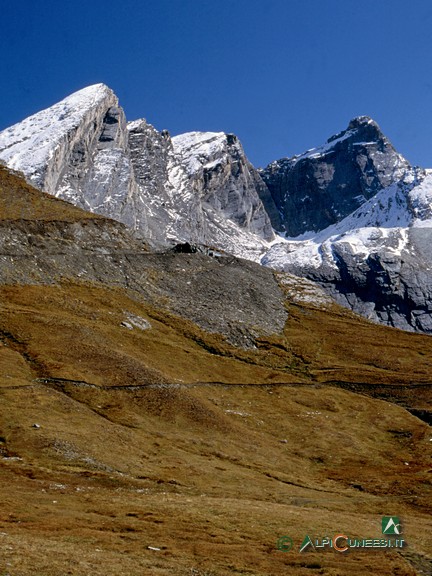 2 - Da sinistra: Monte Pan di Zucchero, Rocca Rossa e Pic d'Asti (1995)