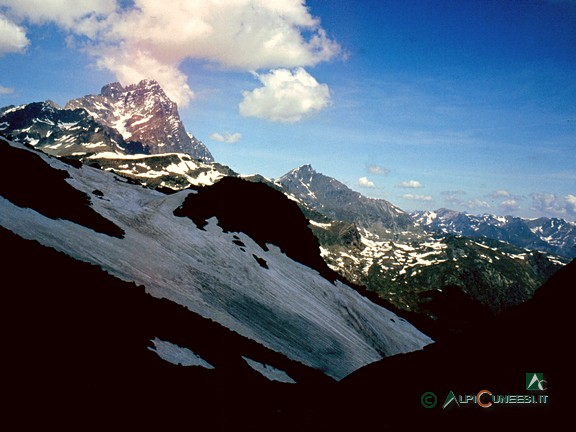 11 - Il Monviso dalla dorsale di Punta delle Guglie (2004)