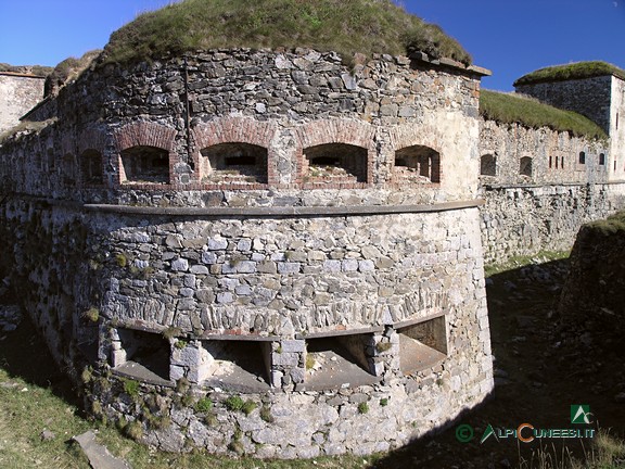 3 - Geschützturm zur Nahverteidigung des Fort Central (2006)