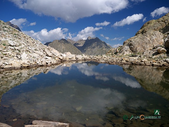 11 - Spiegelungen im namenlosen kleinen See beim Pass Colle di Fenestrelle (2012)