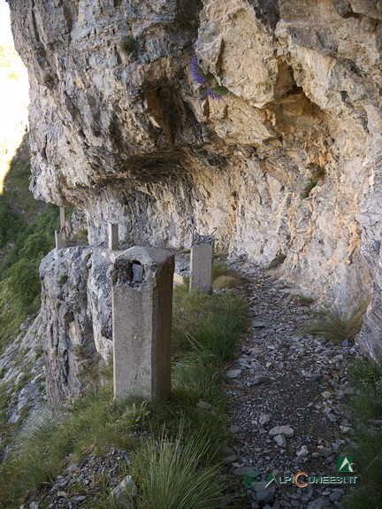 5 - Abschnitt in einer Galerie des Gebirgsjägerwegs Sentiero degli Alpini (2014)