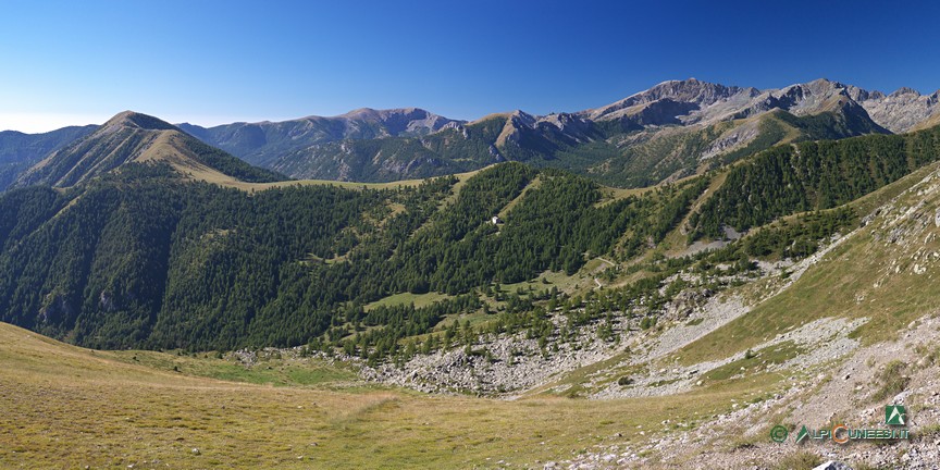 8 - Panorama sulla Baisse de Peïrefique e sulla Baisse de Barchenzane dal Fort de Giaure (2014)