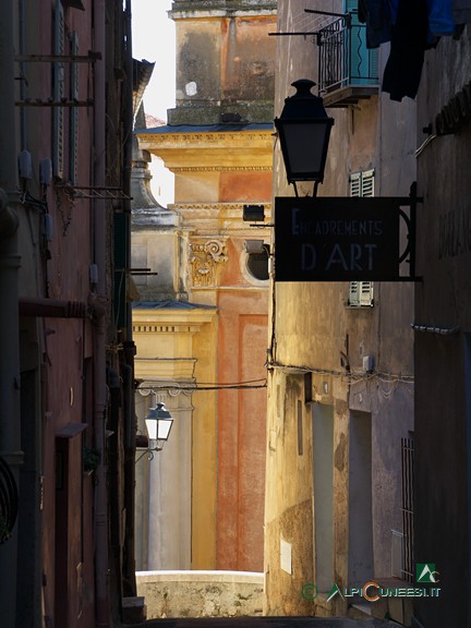 12 - Scorcio del centro storico di Menton (2014)