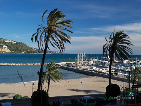 13 - La Plage des Sablettes a Menton (2014)