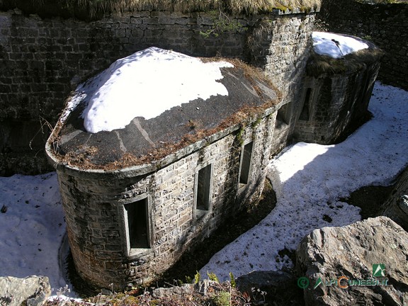 7 - Particolare della caponiera a difesa del fossato di Forte Montescio (2010)