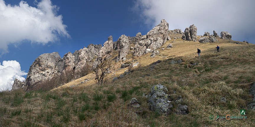 12 - I caratteristici torrioni rocciosi, formati da brecce, alle pendici del Monte Galero (2017)