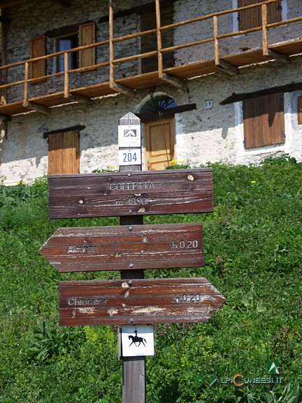 6 - Paline segnavia in Borgata Colletta (2009)