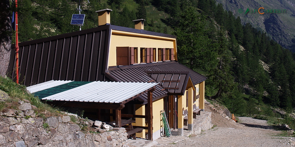 Rifugio Laus (© Roberto Pockaj - Alpicuneesi.it)